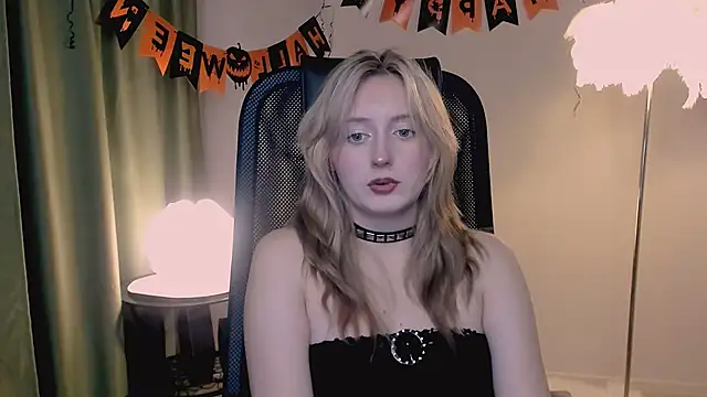 ScarlettScril online show from November 4, 1:21 pm