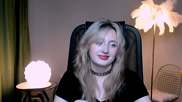 ScarlettScril online show from November 15, 11:18 am