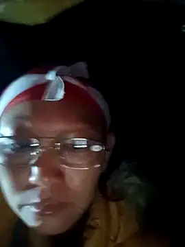 nui-show online show from October 31, 9:05 pm