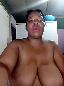 Snapshot of boobsqueenxo chatting on November 6, 11:26 pm boobsqueenxo online show from November 6, 11:26 pm