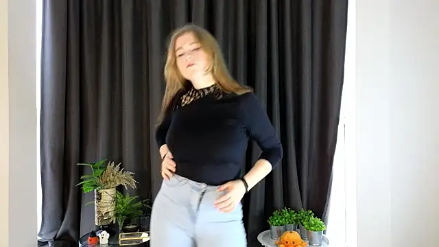 NightSaffron online show from December 1, 7:46 am