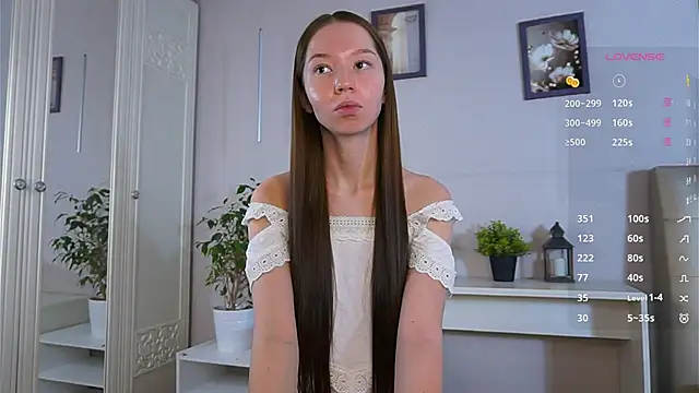 MayaHjelm online show from November 27, 5:42 am