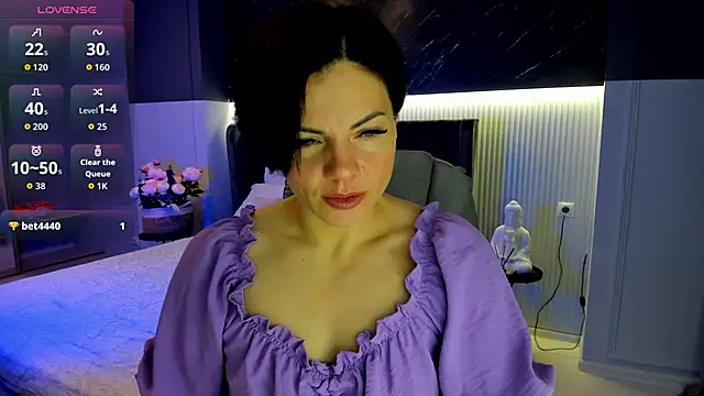 Snapshot of Maya_Levin chatting on November 8, 12:55 am Maya Levin online show from November 8, 12:55 am