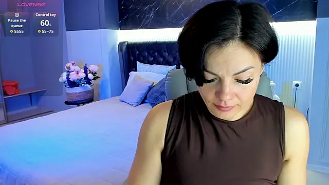 Snapshot of Maya_Levin chatting on November 12, 12:55 am Maya Levin online show from November 12, 12:55 am