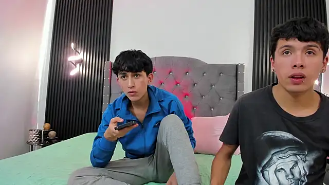 Snapshot of hoot_booys_ chatting on October 27, 3:38 pm hoot booys online show from October 27, 3:38 pm