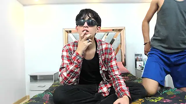 Snapshot of hoot_booys_ chatting on November 13, 8:08 pm hoot booys online show from November 13, 8:08 pm