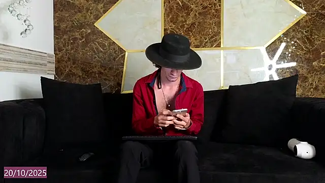 elias sn0w online show from October 20, 7:36 pm