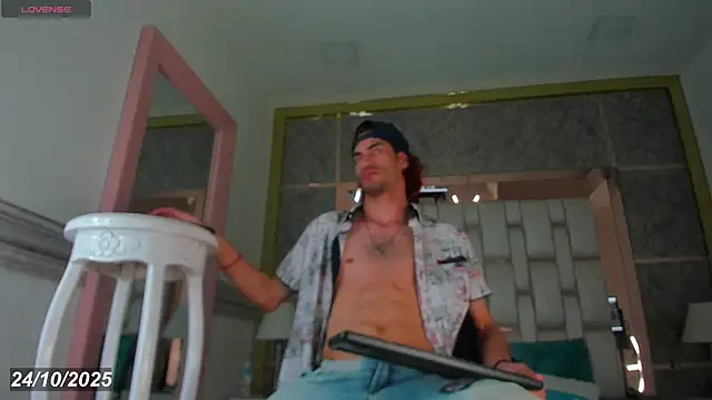 elias sn0w online show from October 24, 8:05 pm