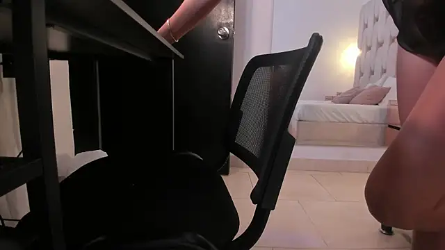 noa blake online show from November 22, 4:22 am