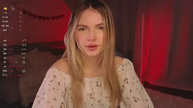 Snapshot of EvelynSin chatting on November 15, 11:29 am EvelynSin online show from November 15, 11:29 am