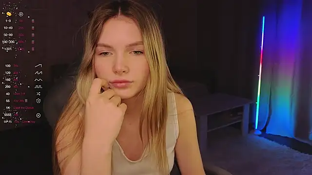 Snapshot of EvelynSin chatting on November 30, 11:58 am EvelynSin online show from November 30, 11:58 am