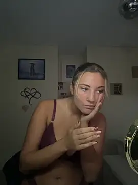 Snapshot of LaceyMilliexoxo chatting on November 16, 12:55 pm LaceyMilliexoxo online show from November 16, 12:55 pm