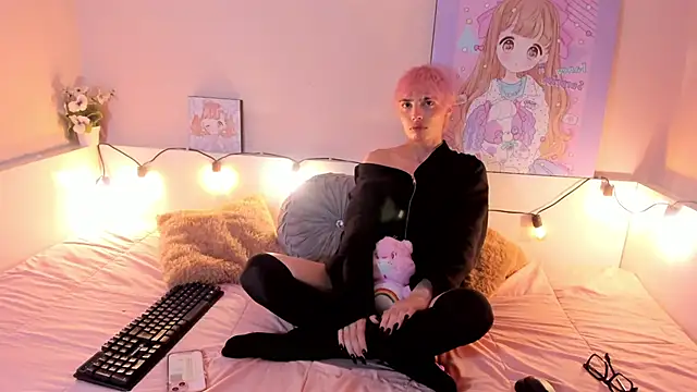 Strawberry Kitty  online show from October 18, 4:37 am