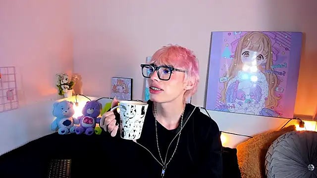 Strawberry Kitty  online show from October 24, 3:25 am