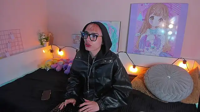 Strawberry Kitty  online show from November 3, 3:30 am