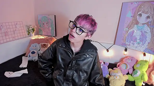 Strawberry Kitty  online show from November 22, 4:11 am