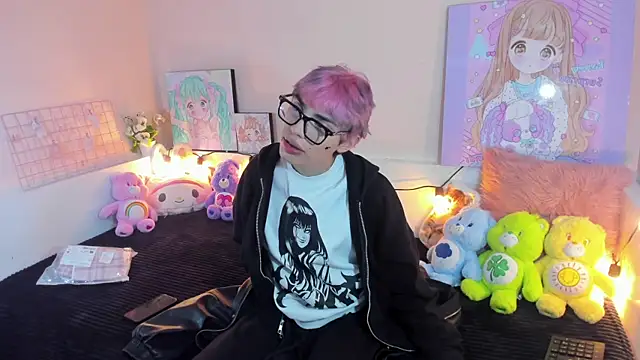 Strawberry Kitty  online show from November 30, 4:05 am