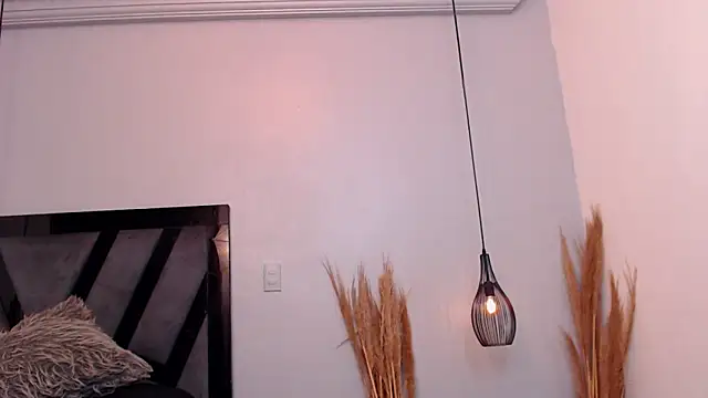 Amelia Brixton online show from October 24, 5:59 am