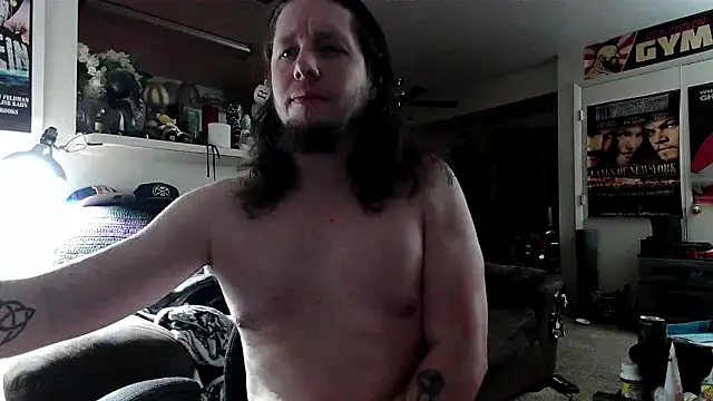 Snapshot of biggerisbetter12 chatting on October 18, 9:43 am biggerisbetter12 online show from October 18, 9:43 am