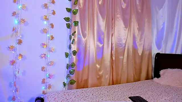 Snapshot of Milie_yue chatting on November 11, 2:06 pm Milie yue online show from November 11, 2:06 pm