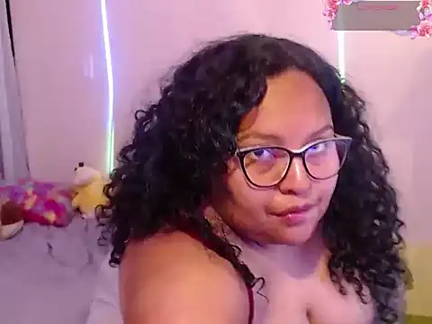 Snapshot of yvonne_jlove chatting on November 21, 12:54 am yvonne jlove online show from November 21, 12:54 am