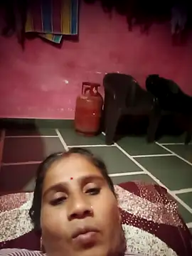 OliveGreen22 online show from November 11, 4:40 pm