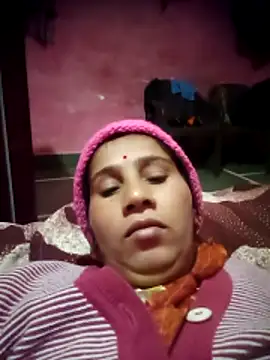 OliveGreen22 online show from December 1, 1:10 am