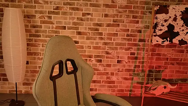 May Bloom online show from November 8, 5:18 am