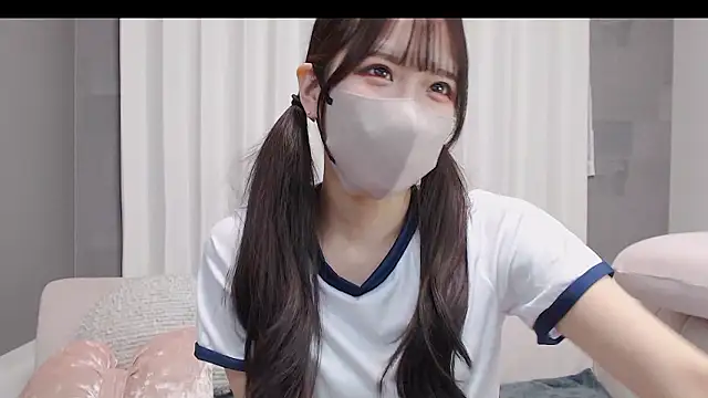 Snapshot of LOVE_MIREI_LOVE chatting on November 4, 11:31 am LOVE MIREI LOVE online show from November 4, 11:31 am