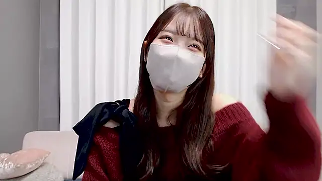 Snapshot of LOVE_MIREI_LOVE chatting on November 20, 11:32 am LOVE MIREI LOVE online show from November 20, 11:32 am