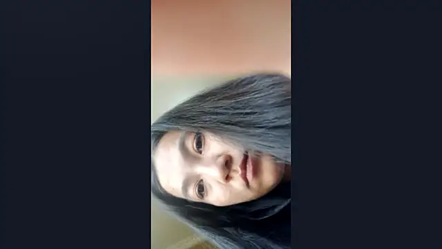 Snapshot of LinneaHyles chatting on October 29, 6:37 am LinneaHyles online show from October 29, 6:37 am