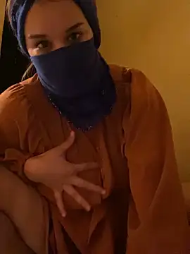 Snapshot of SaraChouchou chatting on November 7, 10:32 pm SaraChouchou online show from November 7, 10:32 pm