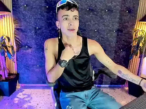 the fenix boy online show from October 18, 9:04 pm