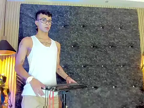 the fenix boy online show from October 23, 7:56 pm