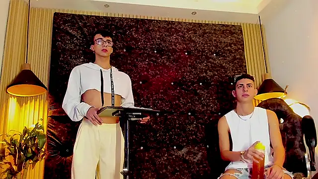 the fenix boy online show from October 26, 9:53 pm