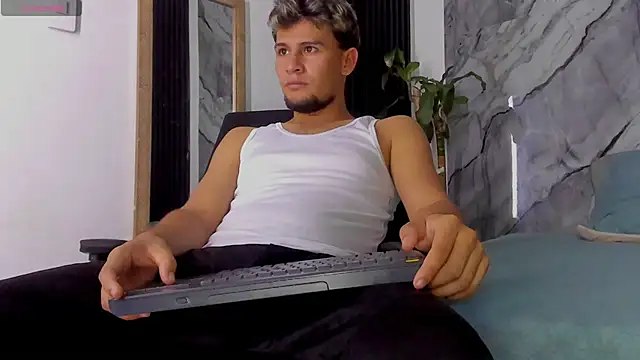 Alan-Smith1 online show from November 8, 7:45 pm