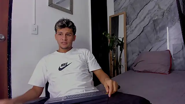 Alan-Smith1 online show from November 14, 7:34 pm