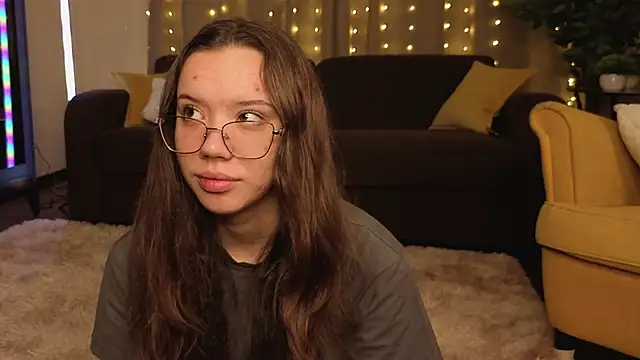 FabiolaCowing online show from November 9, 6:06 pm