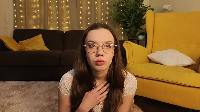 FabiolaCowing online show from November 17, 7:08 pm