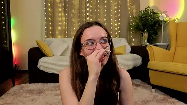 FabiolaCowing online show from November 28, 6:21 pm