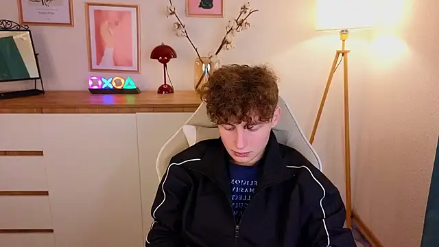 Snapshot of crisp1n chatting on October 21, 1:23 pm crisp1n online show from October 21, 1:23 pm