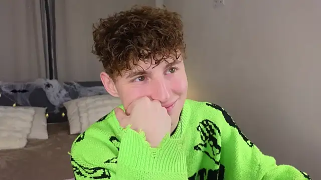 Snapshot of crisp1n chatting on November 1, 3:03 pm crisp1n online show from November 1, 3:03 pm