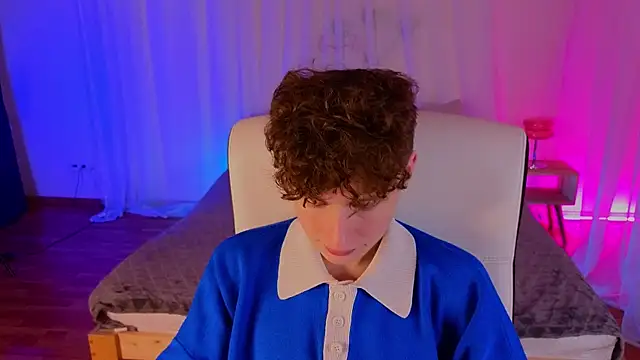 Snapshot of crisp1n chatting on November 9, 4:27 pm crisp1n online show from November 9, 4:27 pm