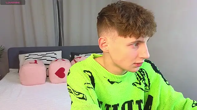 Snapshot of crisp1n chatting on November 26, 4:52 pm crisp1n online show from November 26, 4:52 pm