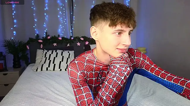 Snapshot of crisp1n chatting on December 3, 2:48 pm crisp1n online show from December 3, 2:48 pm