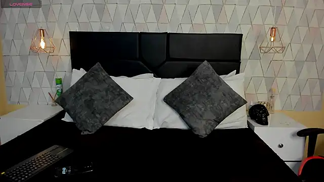 SantiOlsen online show from November 21, 12:04 pm