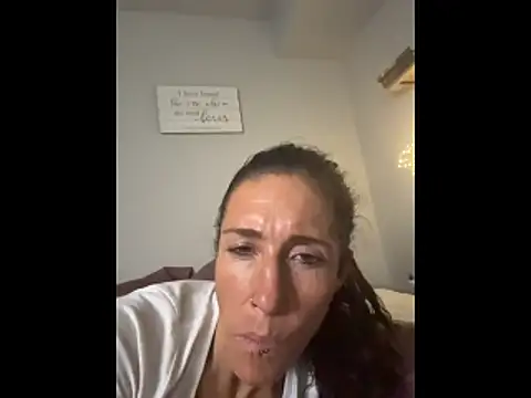 Snapshot of PetitemarieeThaReal chatting on November 29, 12:52 pm PetitemarieeThaReal online show from November 29, 12:52 pm