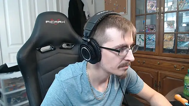 Snapshot of CasuallyCorrupt chatting on October 28, 10:45 pm CasuallyCorrupt online show from October 28, 10:45 pm