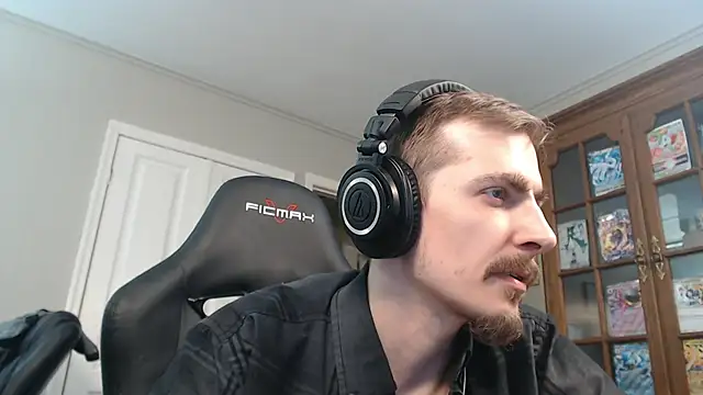 Snapshot of CasuallyCorrupt chatting on November 9, 2:32 am CasuallyCorrupt online show from November 9, 2:32 am