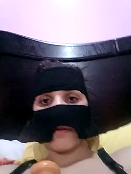 SandyAmr online show from November 6, 8:48 am